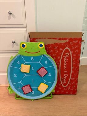 Melissa & Doug turtle bean bag toss in original box